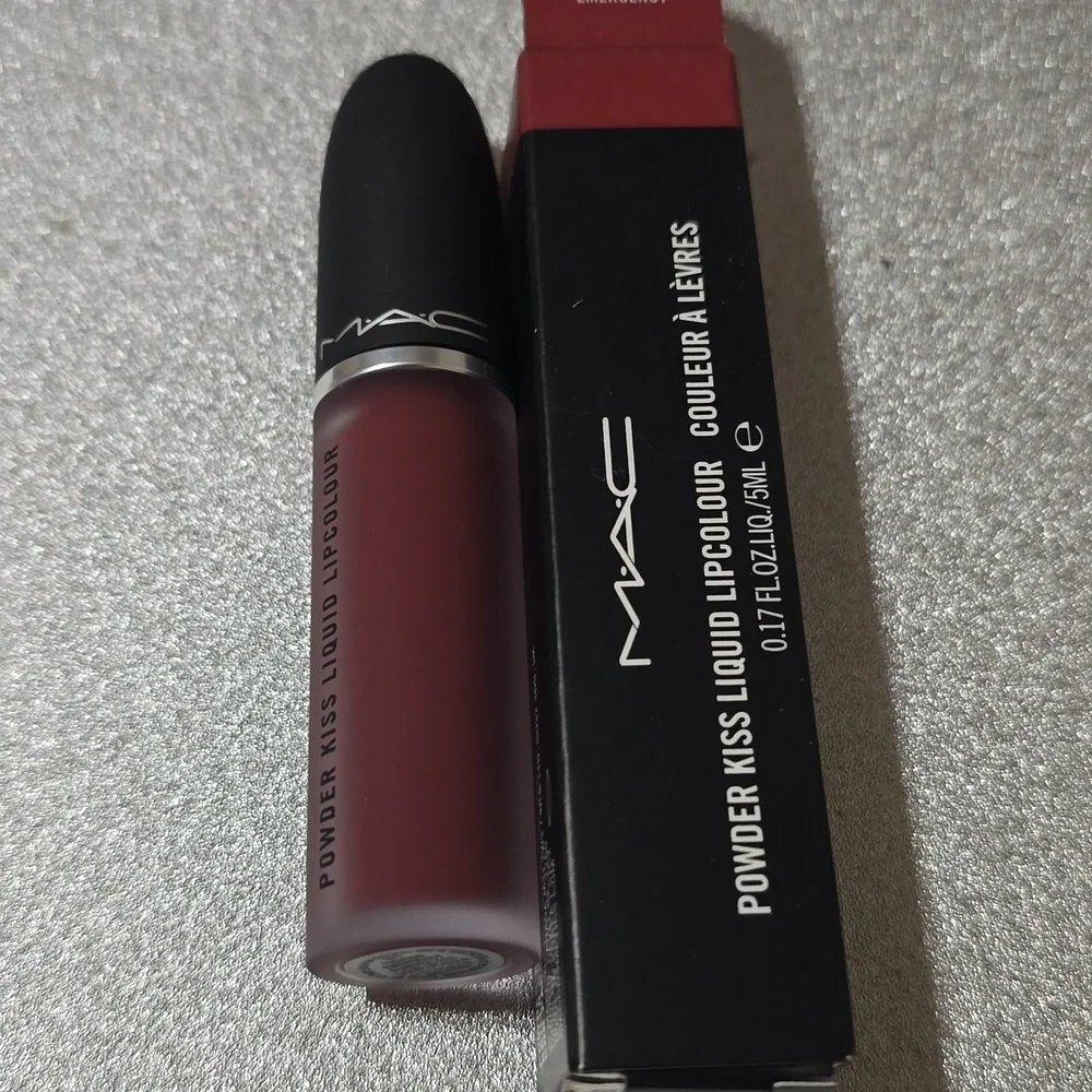 ❇️🧚‍♀️FASHION EMERGENCY Mac Powder Kiss Liquid Lipstick NWT